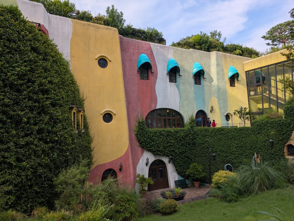 Bâtiment musée ghibli japon